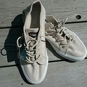 Lamo sparkly cream sneakers size 8.5